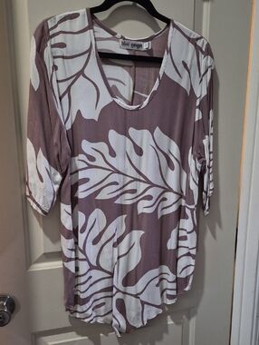 Blue Ginger Leaf-Print Tunic Top with Scoop Neck